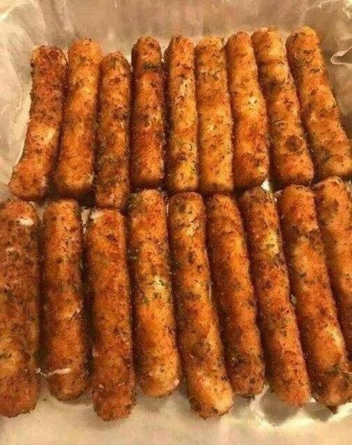 Keto Mozzarella Sticks