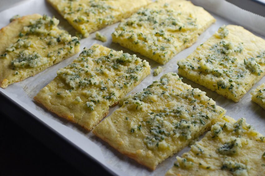 Keto Garlic Flat-Breads