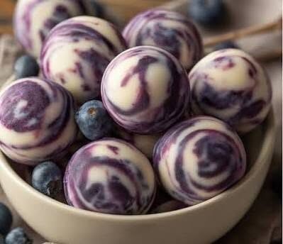 Easy Low-Carb Blueberry Greek Yogurt Snack Bites