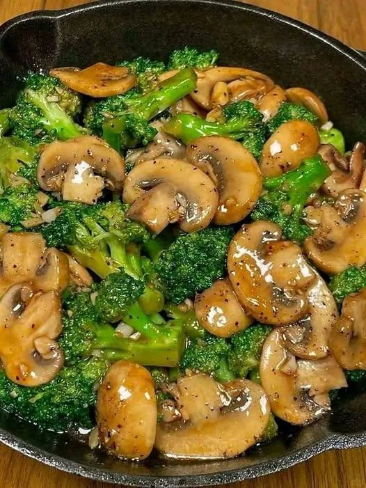 Sautéed Mushroom and Broccoli Stir-Fry