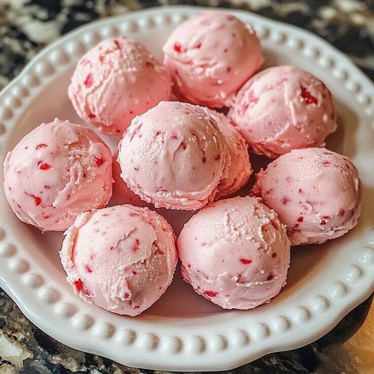 Weight Watchers Strawberry Cheesecake Fat Bombs