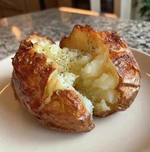 Crispy Air Fryer Baked Potato Recipe (Fluffy Inside in 40 Minutes)