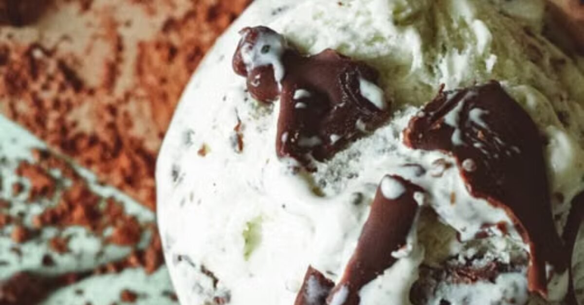 High Protein Mint Chocolate Mousse Dessert (Low Carb & Keto-Friendly)