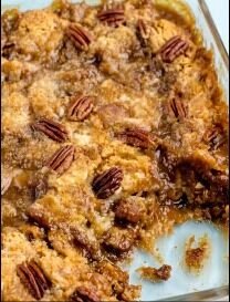 Low-Carb Keto Pecan Pie Dump Cake with Buttery Crumble Topping