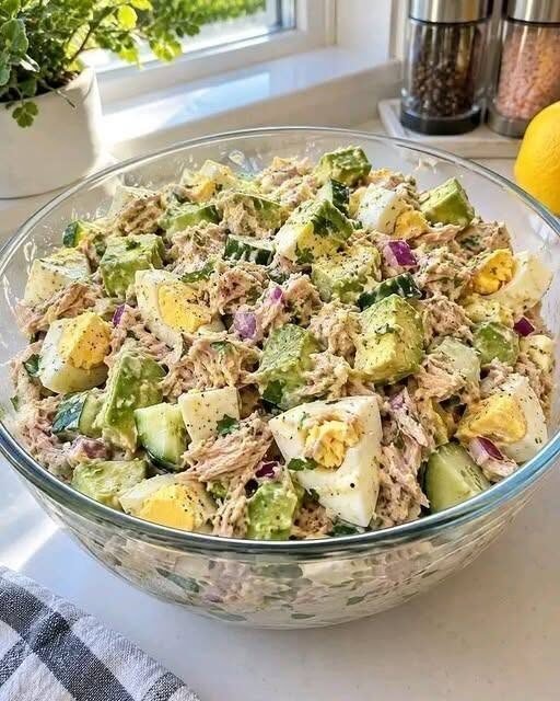 Easy High-Protein Tuna Egg Avocado Salad Recipe
